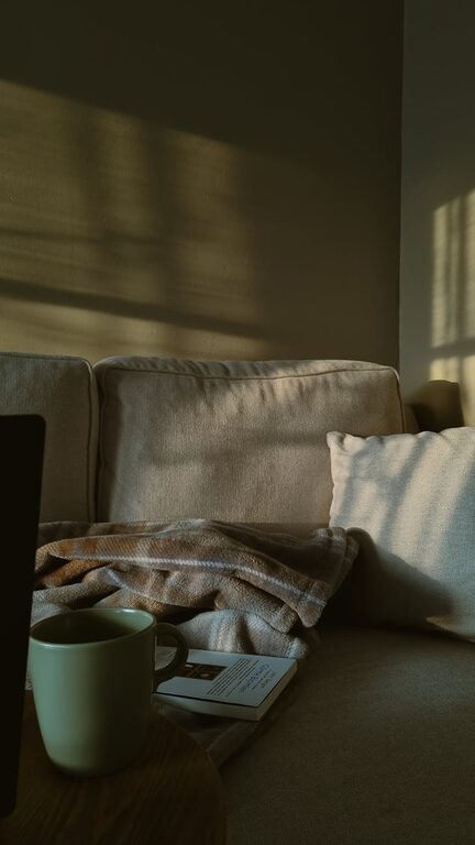 How to Create a Cozy Reading Nook at Home